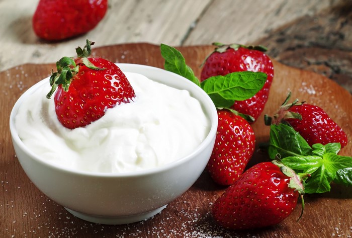 Strawberries with Yogurt and Mint