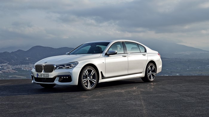 White BMW 7 G11/G12 Sedan