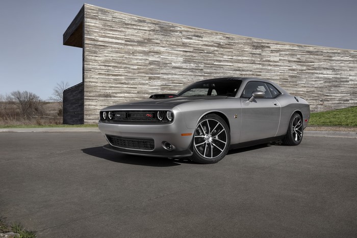 2015 Dodge Challenger 392 HEMI Scat Pack Shaker