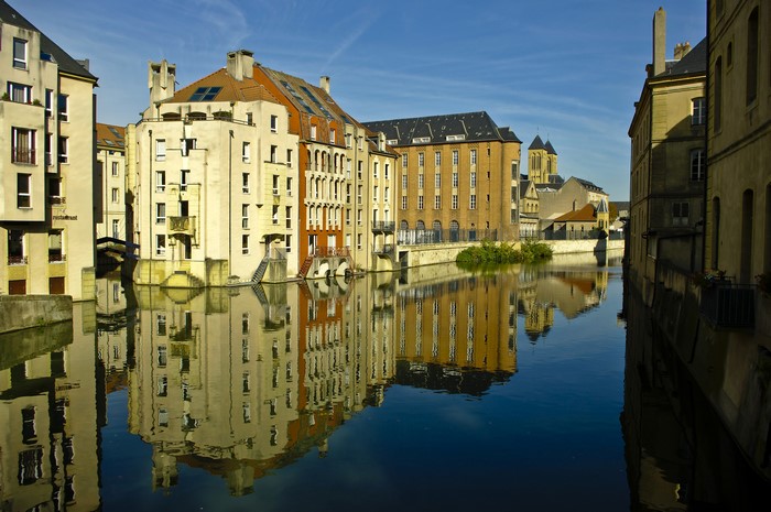 4K Metz France Houses on River