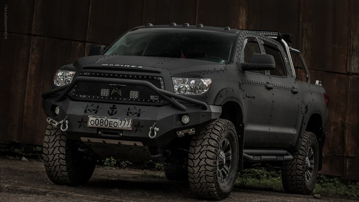 4K Tundra 4x4 Offroad Line-X Toyota Front