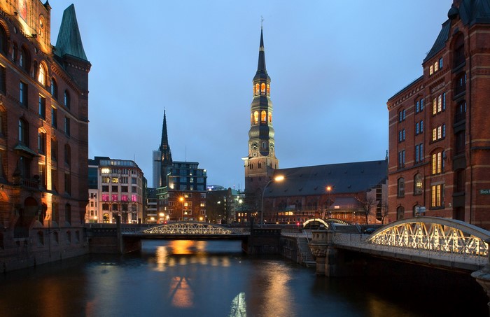Hamburg Speicherstadt canals and bridges at night