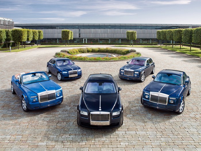 Rolls-Royce Phantom Cars in Front of Building