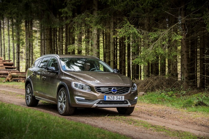2015 Volvo V60 Cross Country in forest