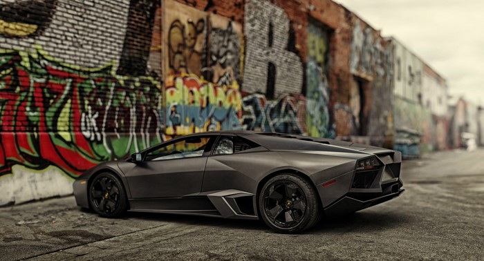 4K 2008 Lamborghini Reventon US-spec with Graffiti