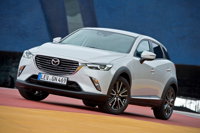 White 2015 Mazda CX-3 AU-spec Front
