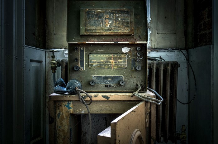 Abandoned Army Reception Set Radio