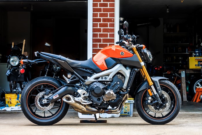 4K Yamaha Motorcycle Side View