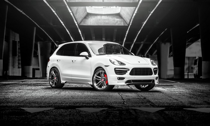 White Porsche Cayenne 958 V-CT Edition