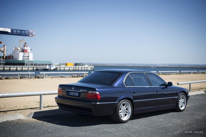 BMW 740iL E38 by the water