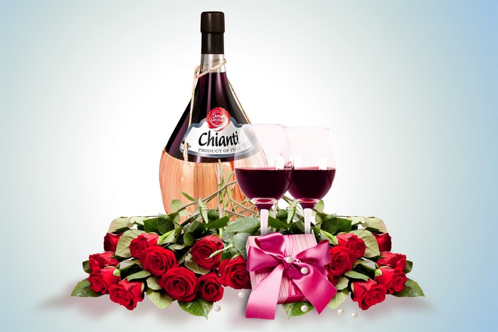 Chianti Wine Bottle with Roses and Gift