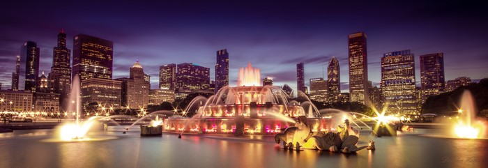 Chicago city skyline with Buckingham Fountain at night