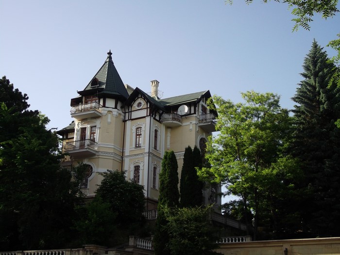 4K Houses and Trees in Kislovodsk