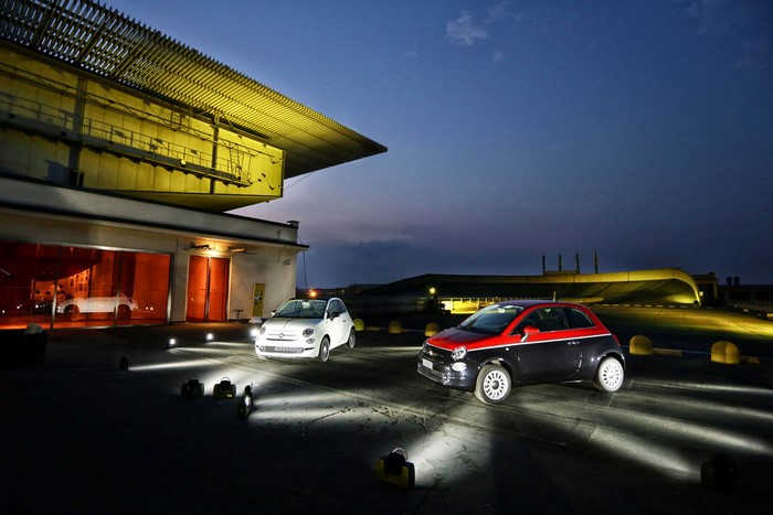 2015 Fiat 500 cars at night