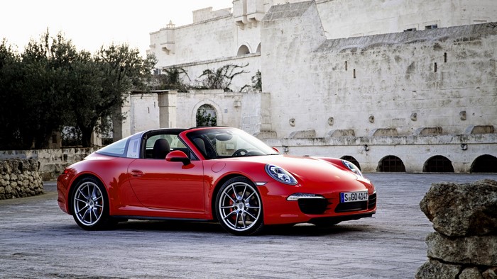 Red Porsche 911 Targa 4