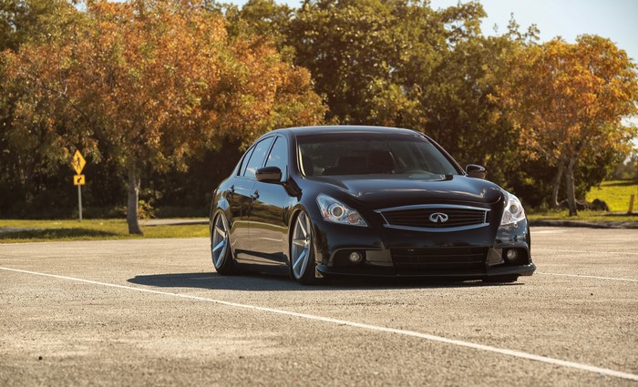 Black Infiniti G37 Sedan parked in a lot