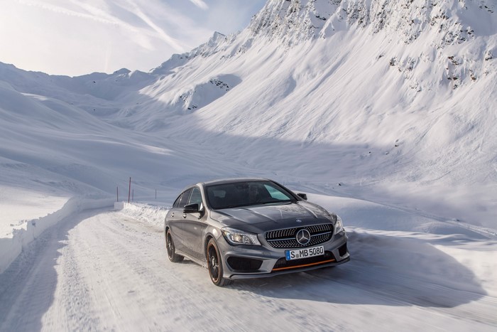 2015 Mercedes-Benz CLA 4MATIC Shooting Brake in Snow