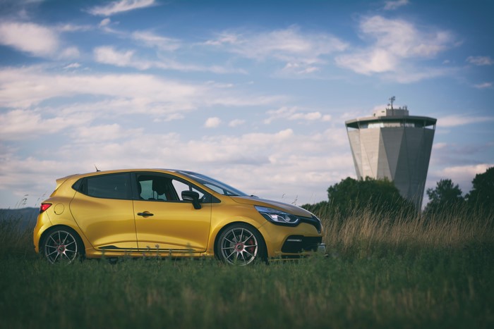 Renault Clio Liquid Yellow OZ Formula HLT car