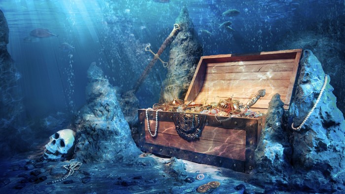 4K Underwater Treasure Chest with Skull and Sword