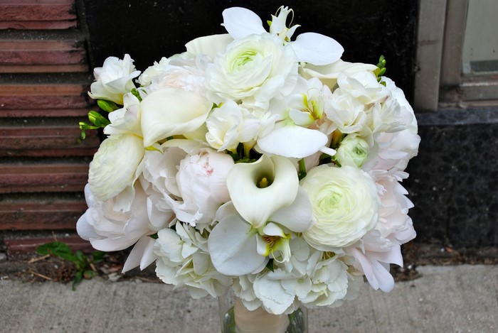 White Bouquet of Callas and Ranunculus