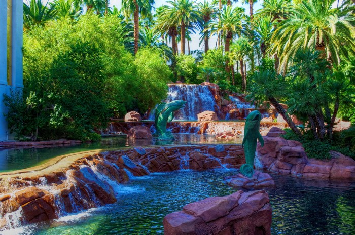 Waterfalls and palm trees in Las Vegas
