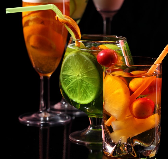 4K Drinks with Fruit and Lime