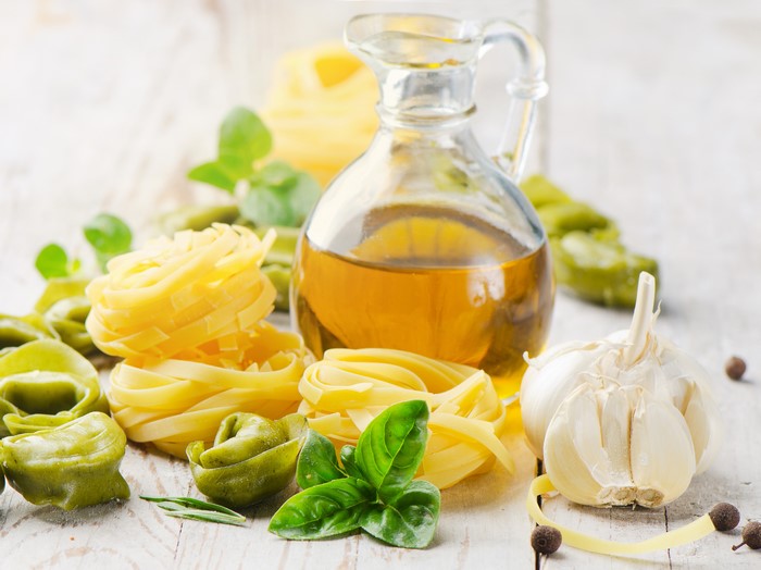 4K Tortellini Spaghetti with Garlic and Olive Oil