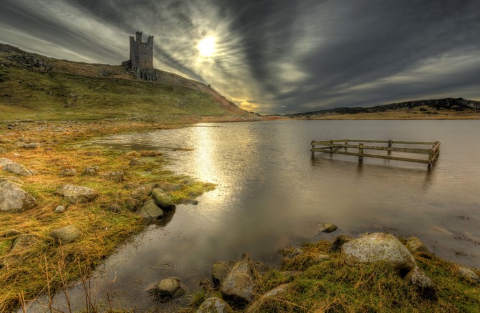 4K Dunstanburgh Castle Scenery with River and Sky