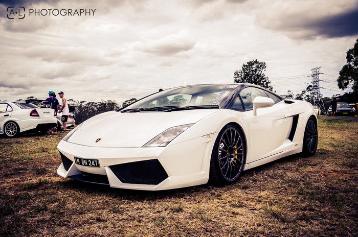 White Lamborghini Gallardo LP560-4