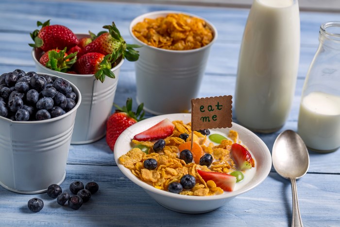 Cereal with Strawberries and Blueberries