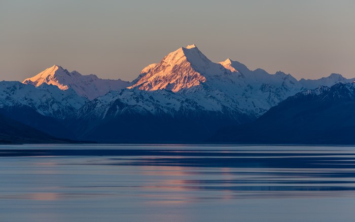 Aoraki Mount Cook National Park, New Zealand Mountains and Lake