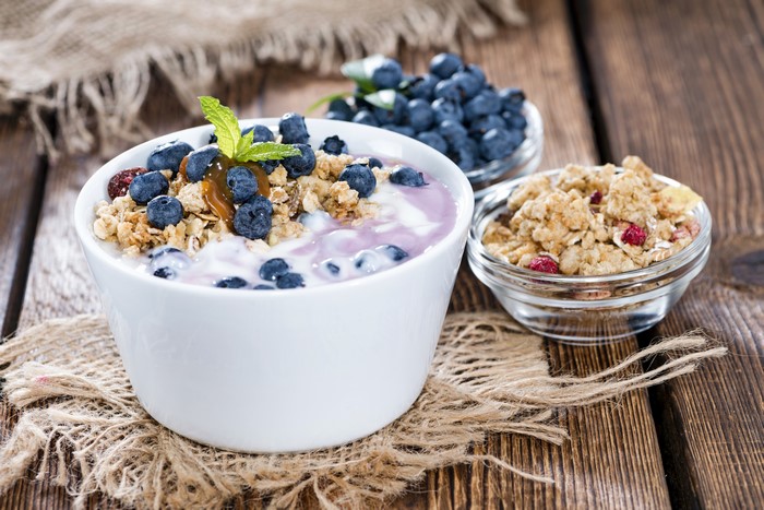 Blueberry Yogurt with Granola and Caramel