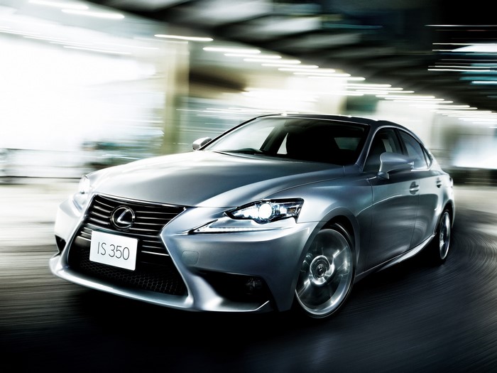 Lexus IS 350 in motion