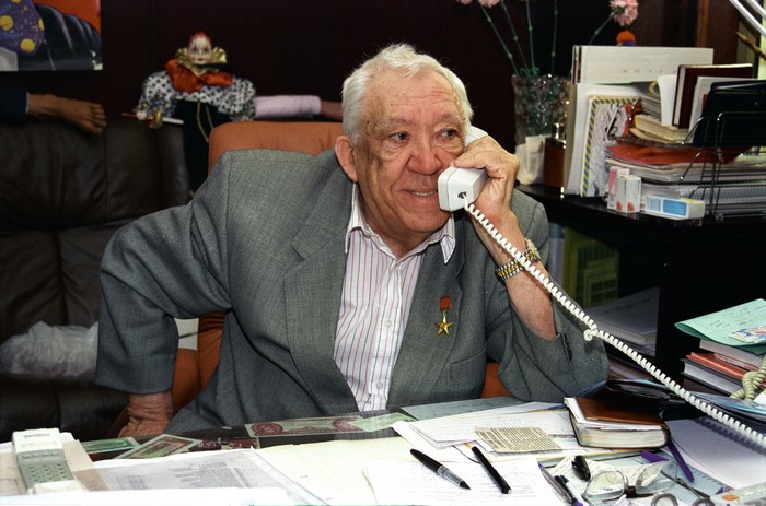 Yuri Nikulin on the phone