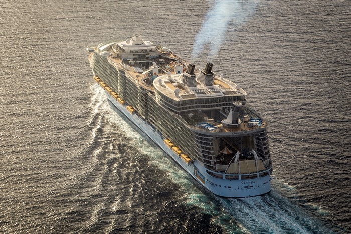 Oasis of the Seas cruise liner sailing on the ocean