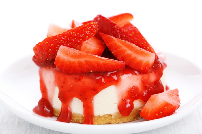 Strawberry cheesecake with fresh berries