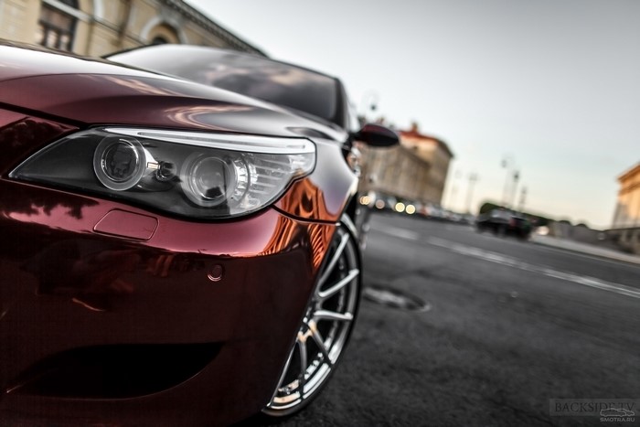 BMW E60 M5 in wine color
