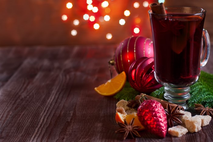 Mulled wine with Christmas decorations