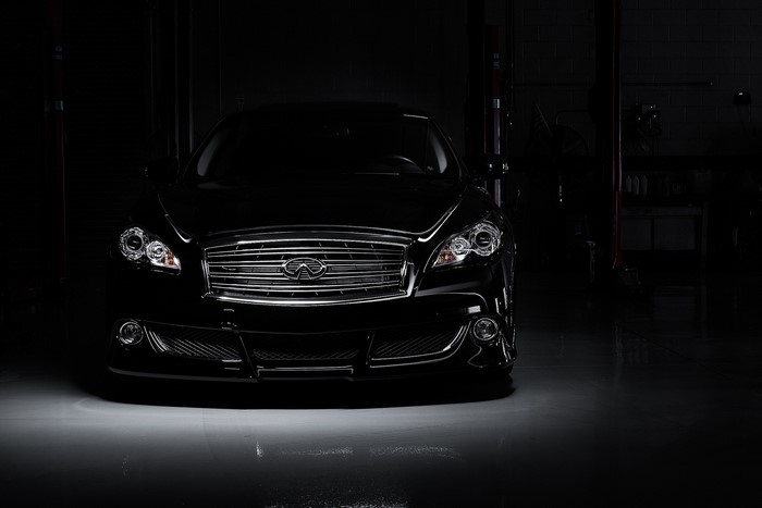 Black Infiniti M35 front view