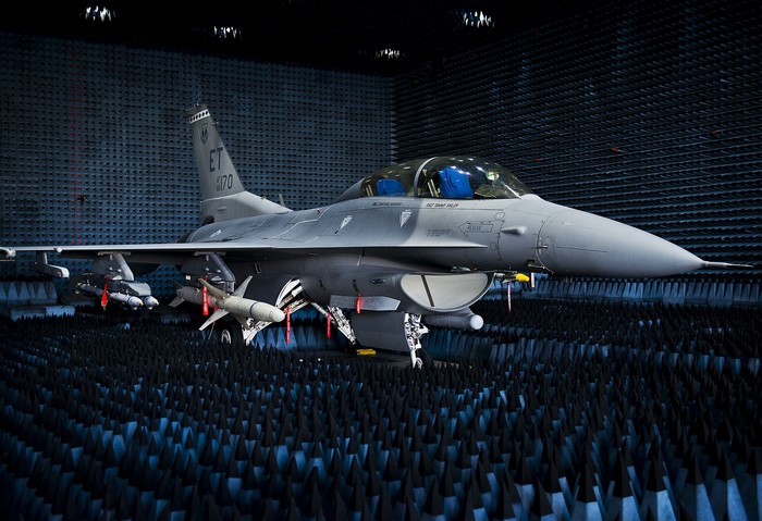 F-16 Fighting Falcon in Anechoic Chamber