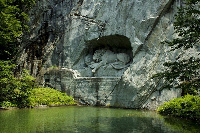 4K Lucerne Switzerland Lion Monument Sculpture
