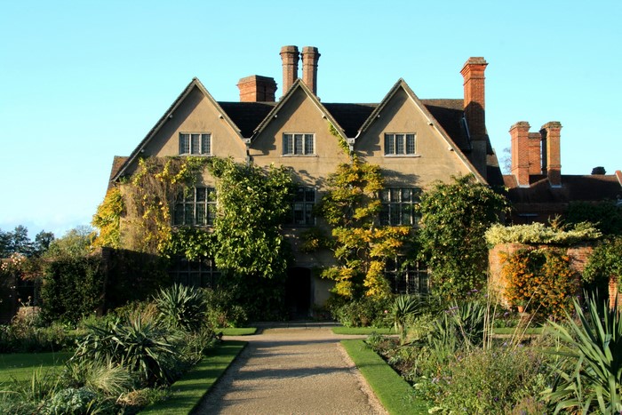 Packwood House, England, with garden