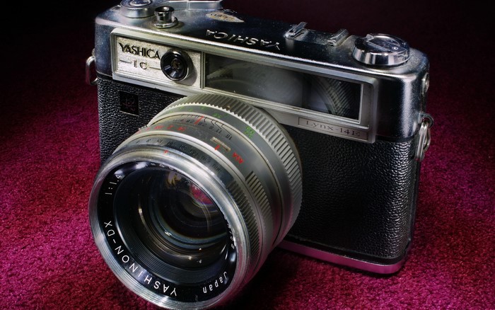 Yashica-1C Lynx-14E camera with Yashinon-DX lens