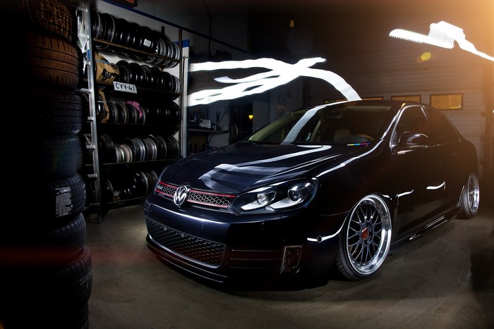 Volkswagen Jetta MK6 GTD with custom wheels