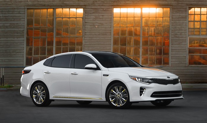 White 2015 Kia Optima SXL Turbo Sedan