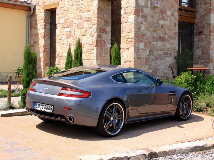 Aston Martin V8 Vantage