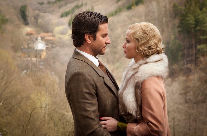 Bradley Cooper and Jennifer Lawrence in 4K