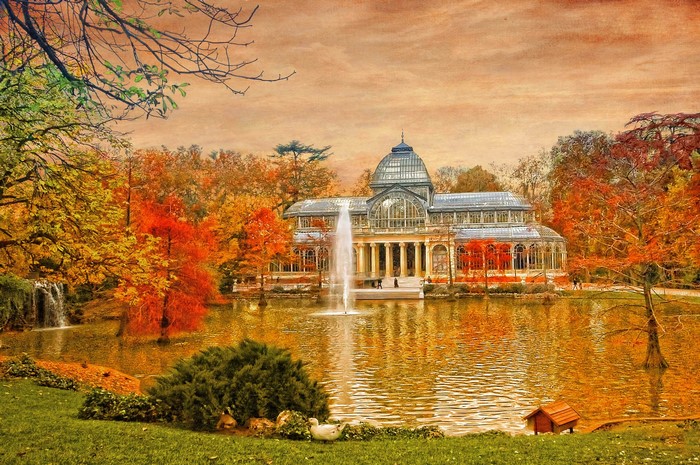 Palacio de Cristal in Retiro Park during Autumn