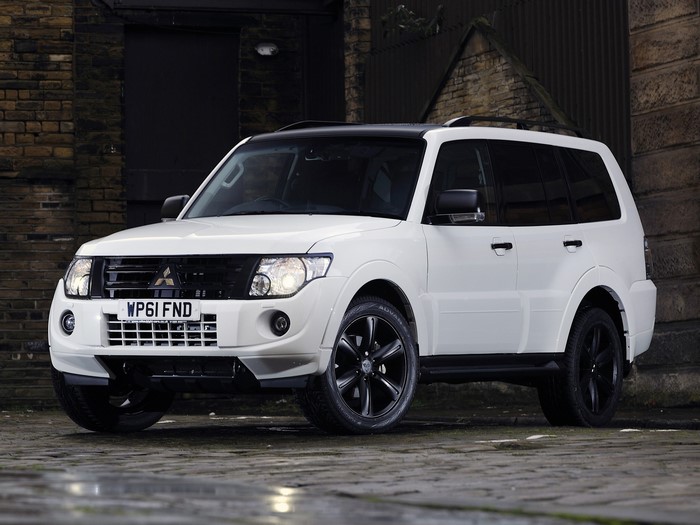 White Mitsubishi Shogun SUV