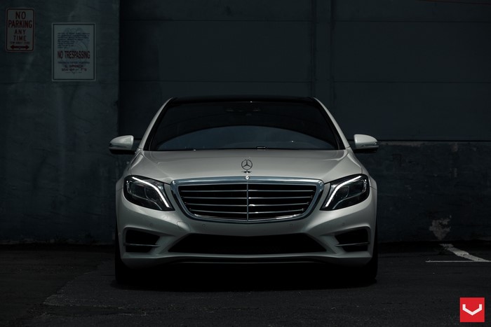 Mercedes-Benz S-Class W222 front view